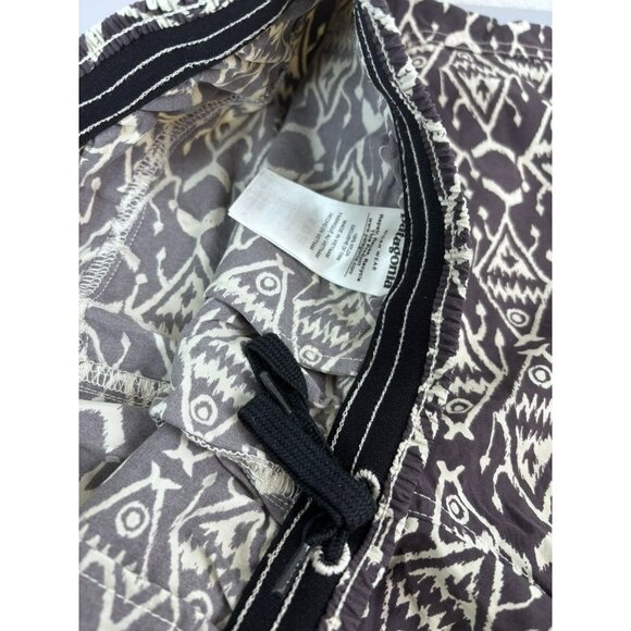 Patagonia men's medium grey fish print baggies outdoor hiking shorts 4.5" inseam - Picture 4 of 6